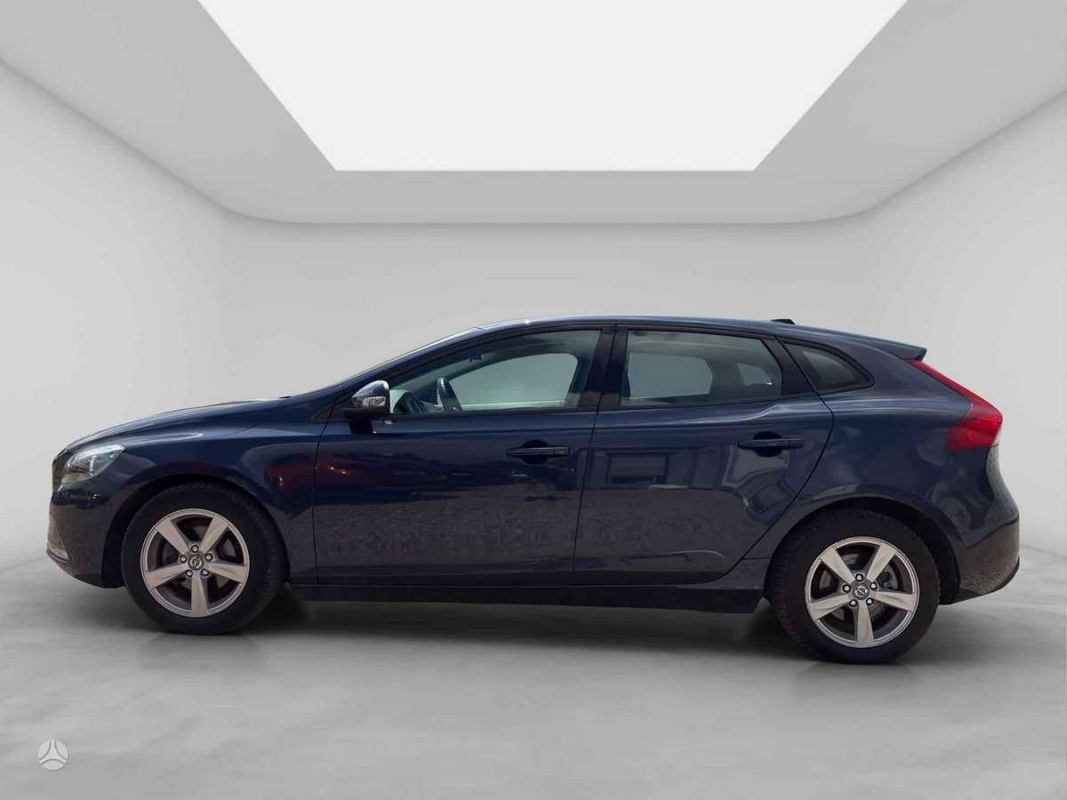 Volvo V40, 1.6 l., hatchback