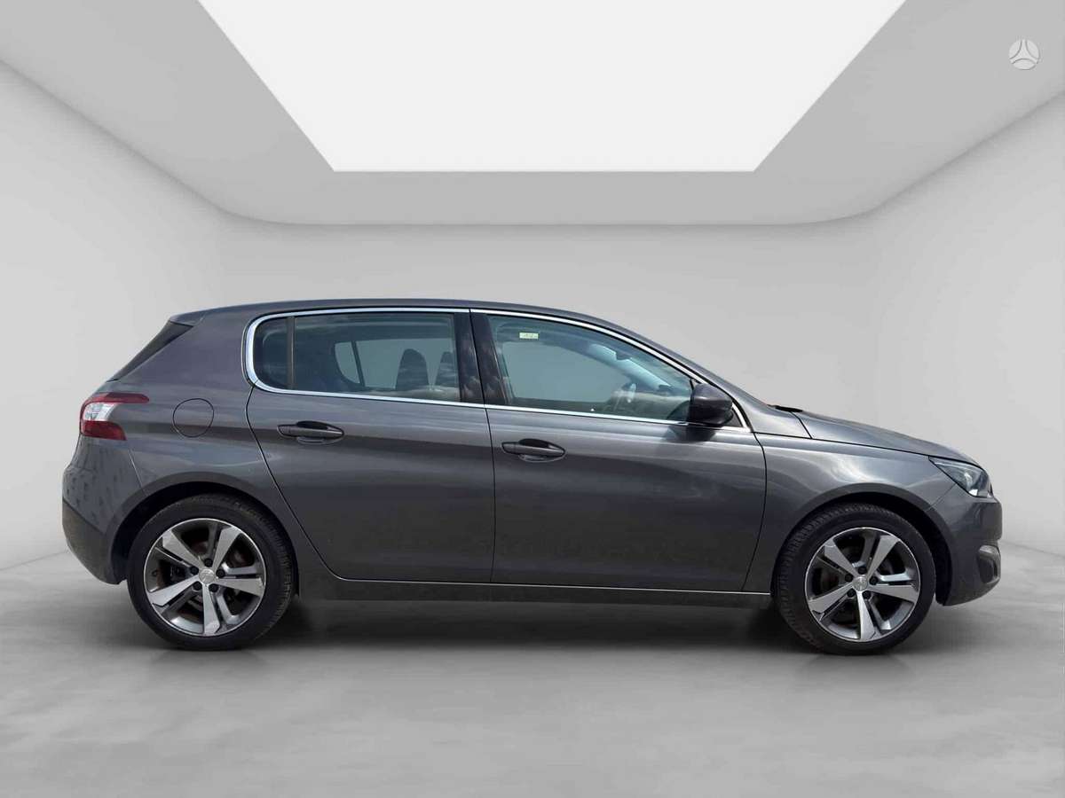 Peugeot 308, 1.2 l., hatchback