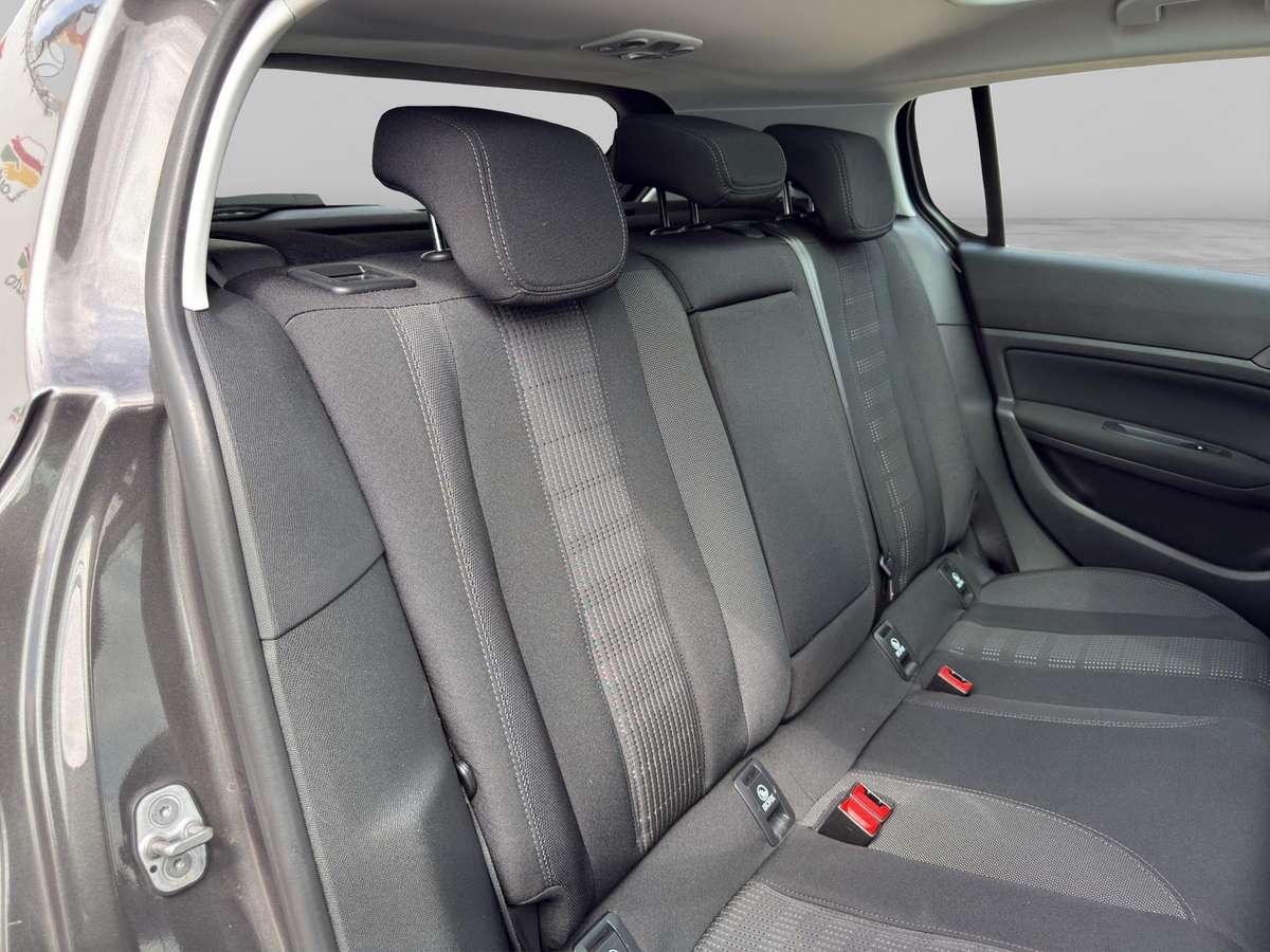 Peugeot 308, 1.2 l., hatchback