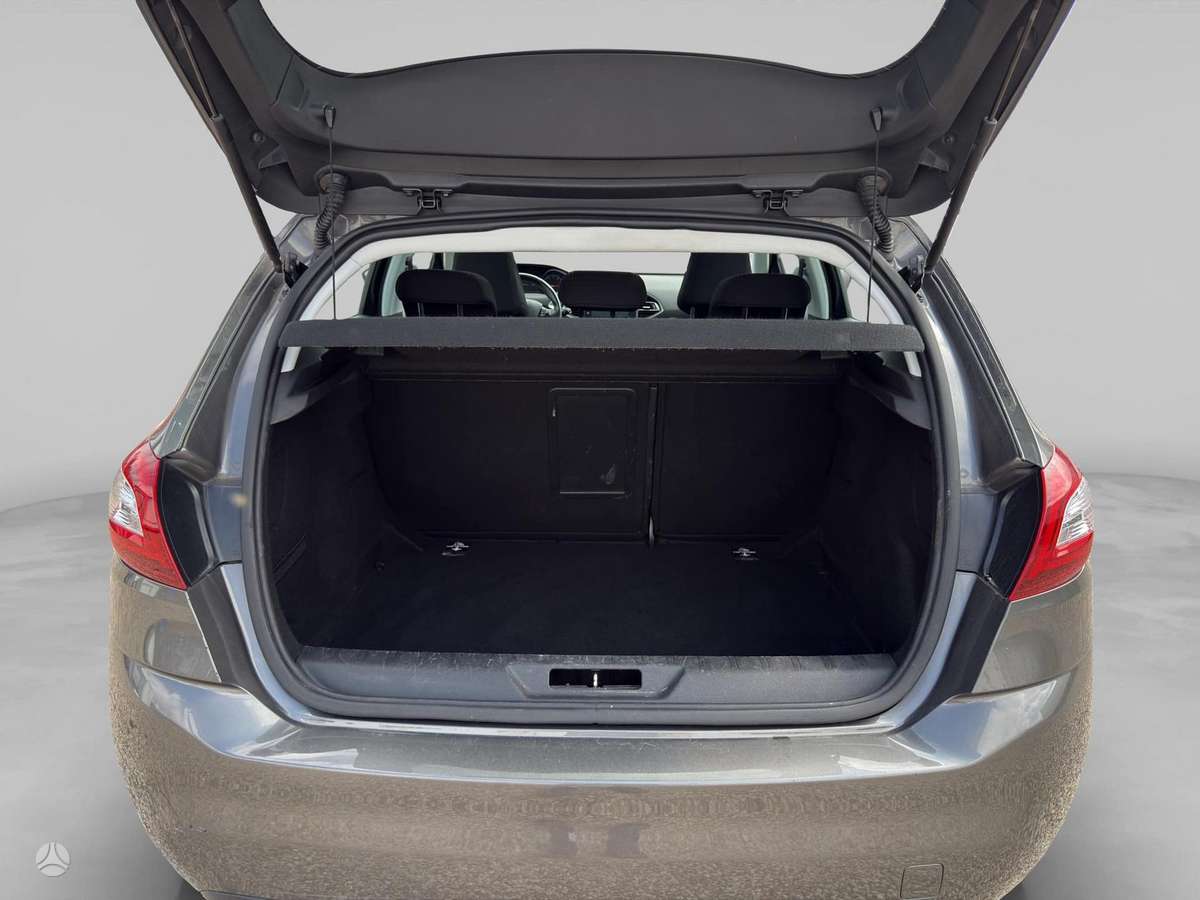 Peugeot 308, 1.2 l., hatchback
