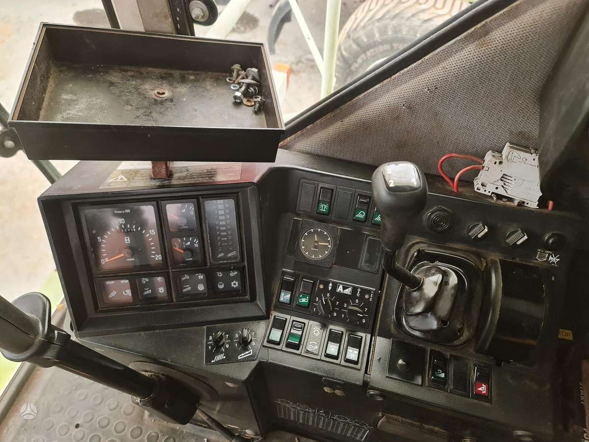 Claas 208, kombaini