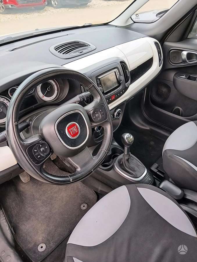 Fiat 500L, 1.3 l., hatchback