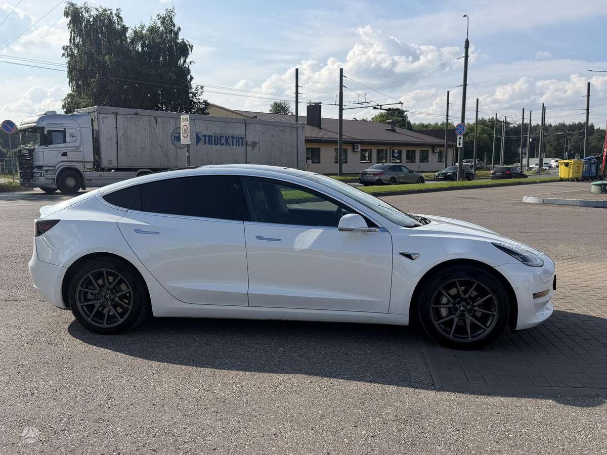 Tesla Model 3, 81 кВт·ч, Хэтчбек