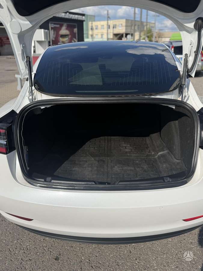 Tesla Model 3, 81 kWh, hatchback