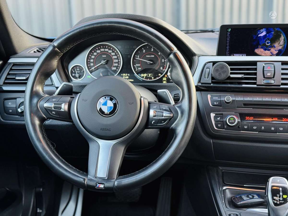 BMW 320, 2.0 l., saloon / sedan