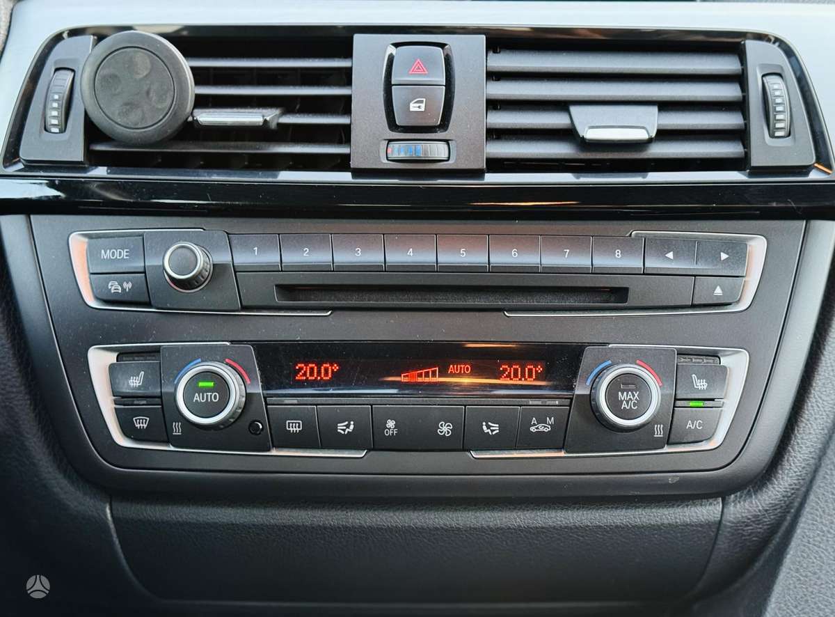 BMW 320, 2.0 l., saloon / sedan