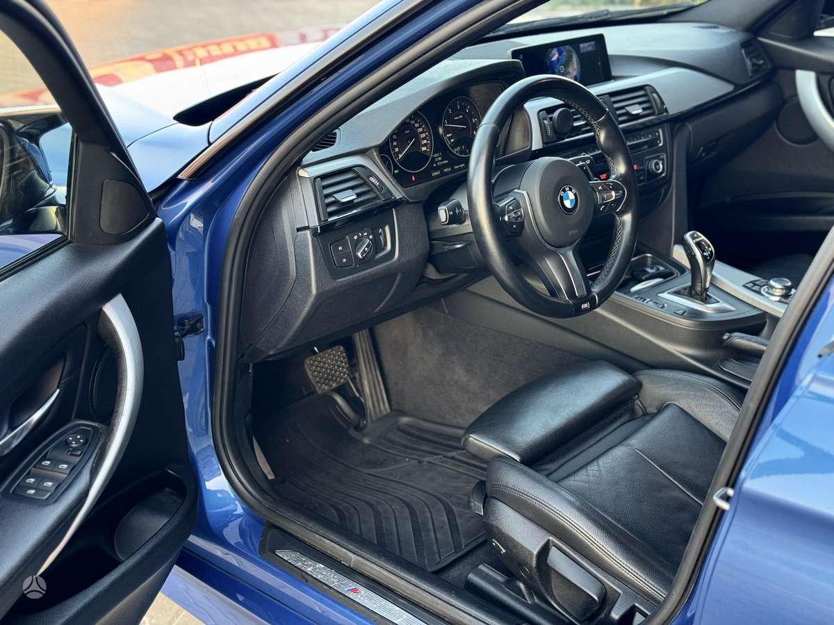 BMW 320, 2.0 l., saloon / sedan