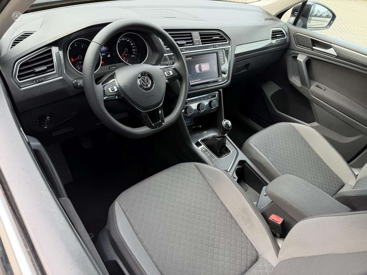 Volkswagen Tiguan - 5