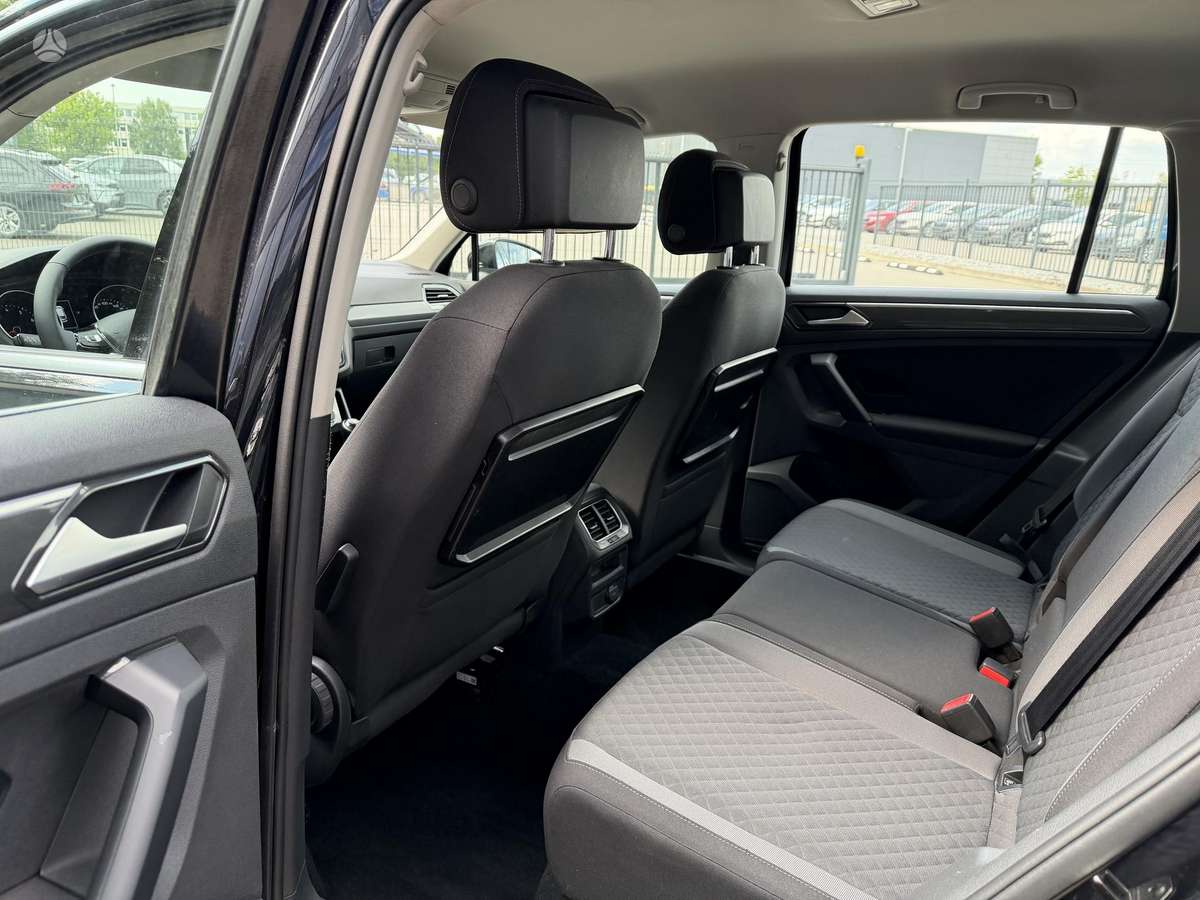 Volkswagen Tiguan - 12