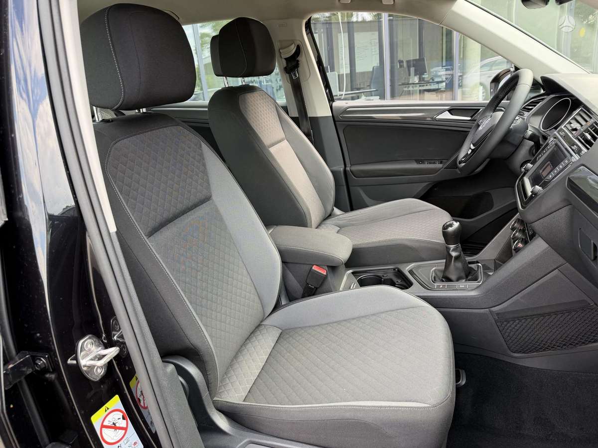 Volkswagen Tiguan - 9