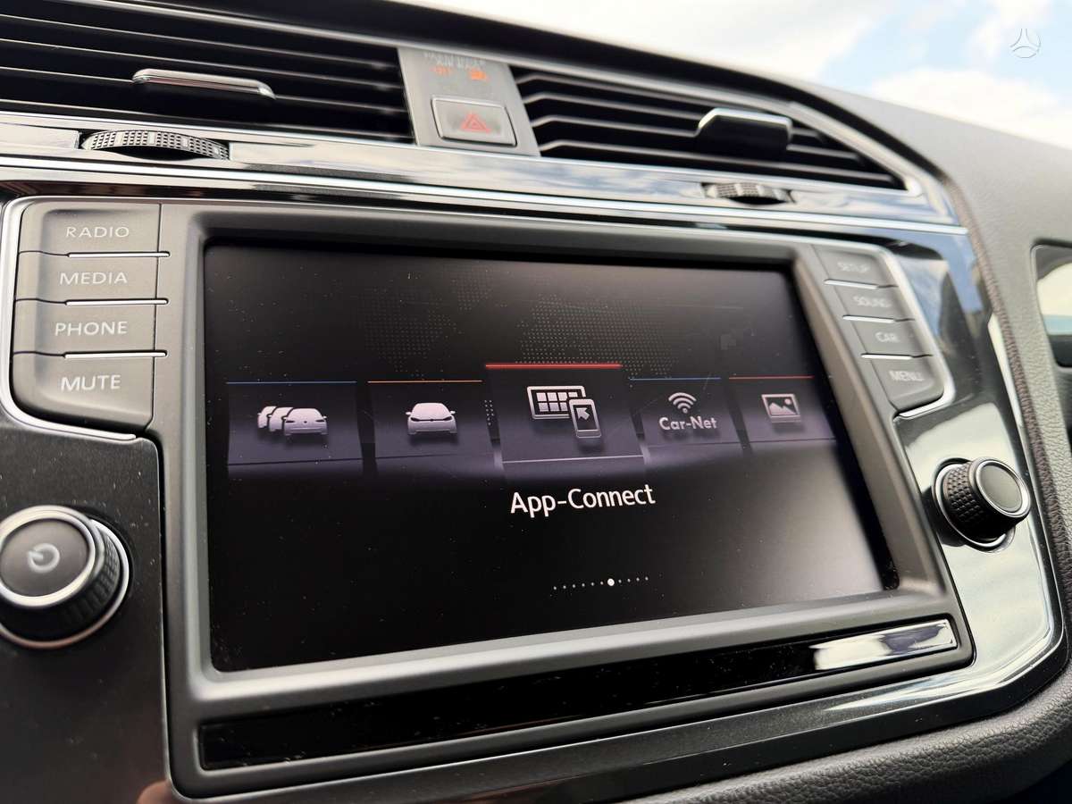 Volkswagen Tiguan - 6
