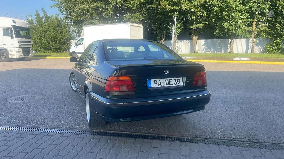 BMW 520, 2.0 l., Седан