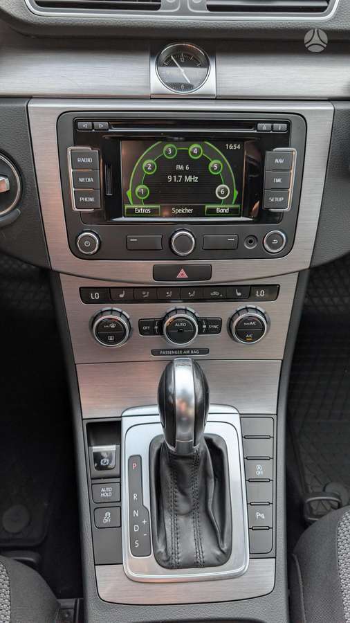 Volkswagen Passat - 9