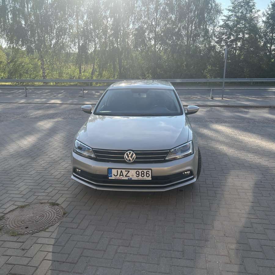 Volkswagen Jetta - 5