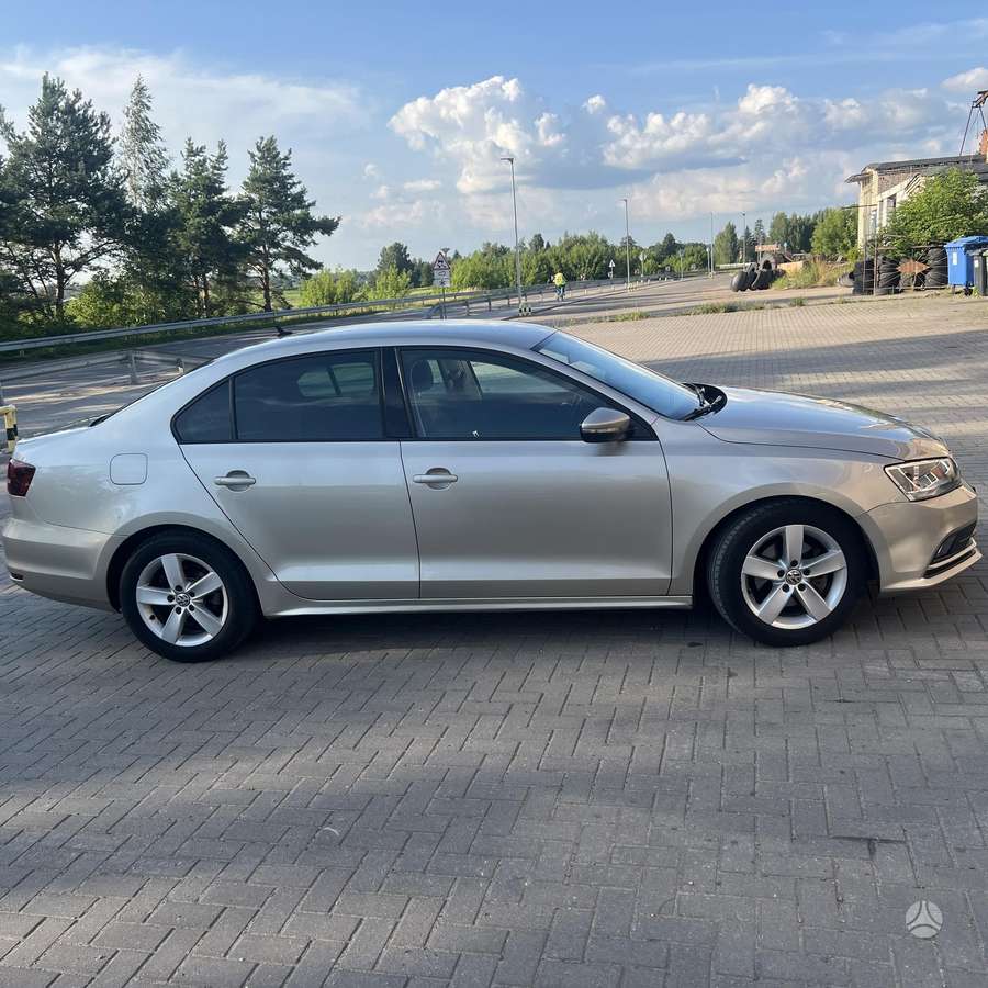 Volkswagen Jetta - 6