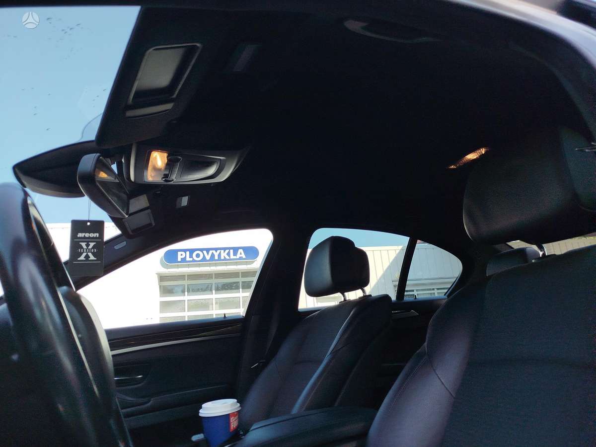 BMW 520, 2.0 l., Седан