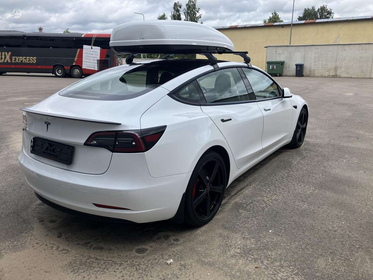Tesla Model 3, saloon / sedan