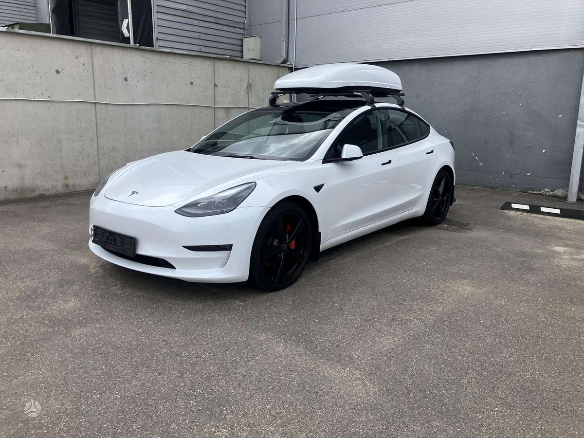 Tesla Model 3, saloon / sedan