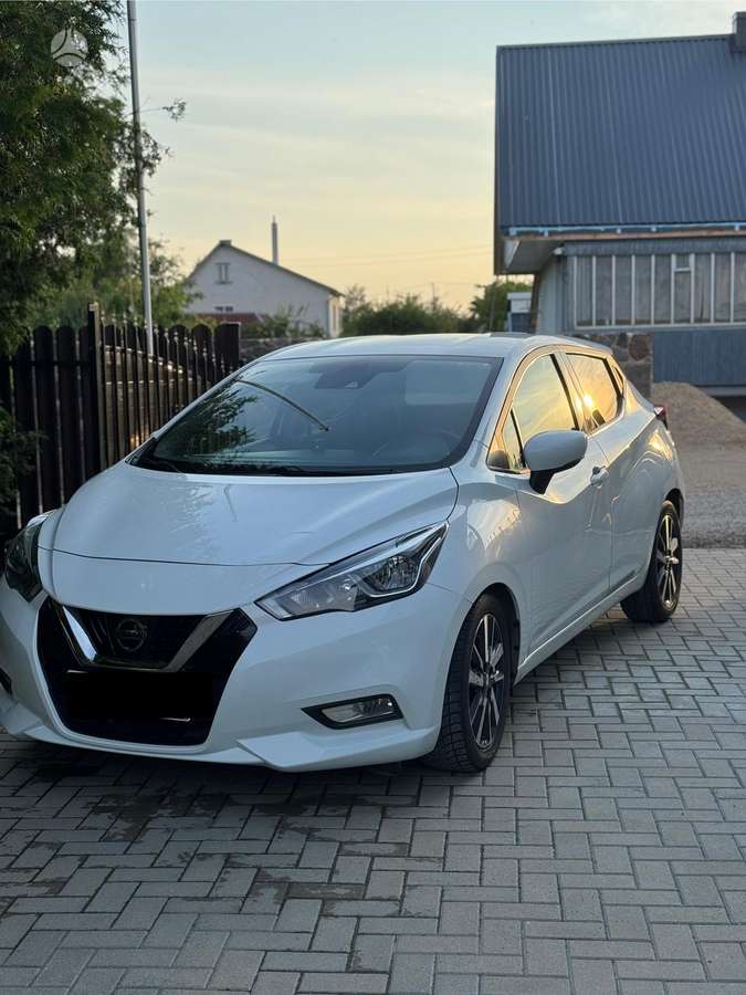 Nissan Micra, 0.9 l., hatchback