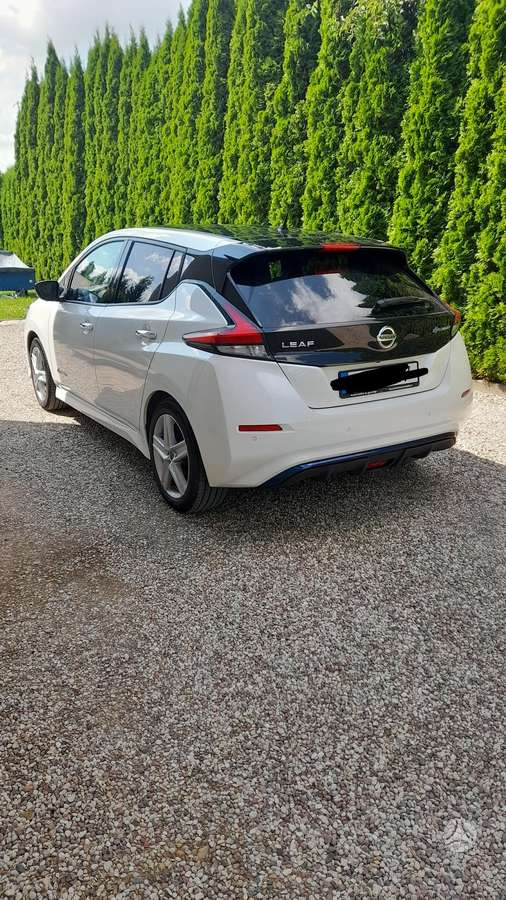 Nissan Leaf, 40 kWh, hatchback