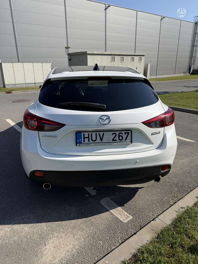 Mazda 3, 2.0 l., Хэтчбек