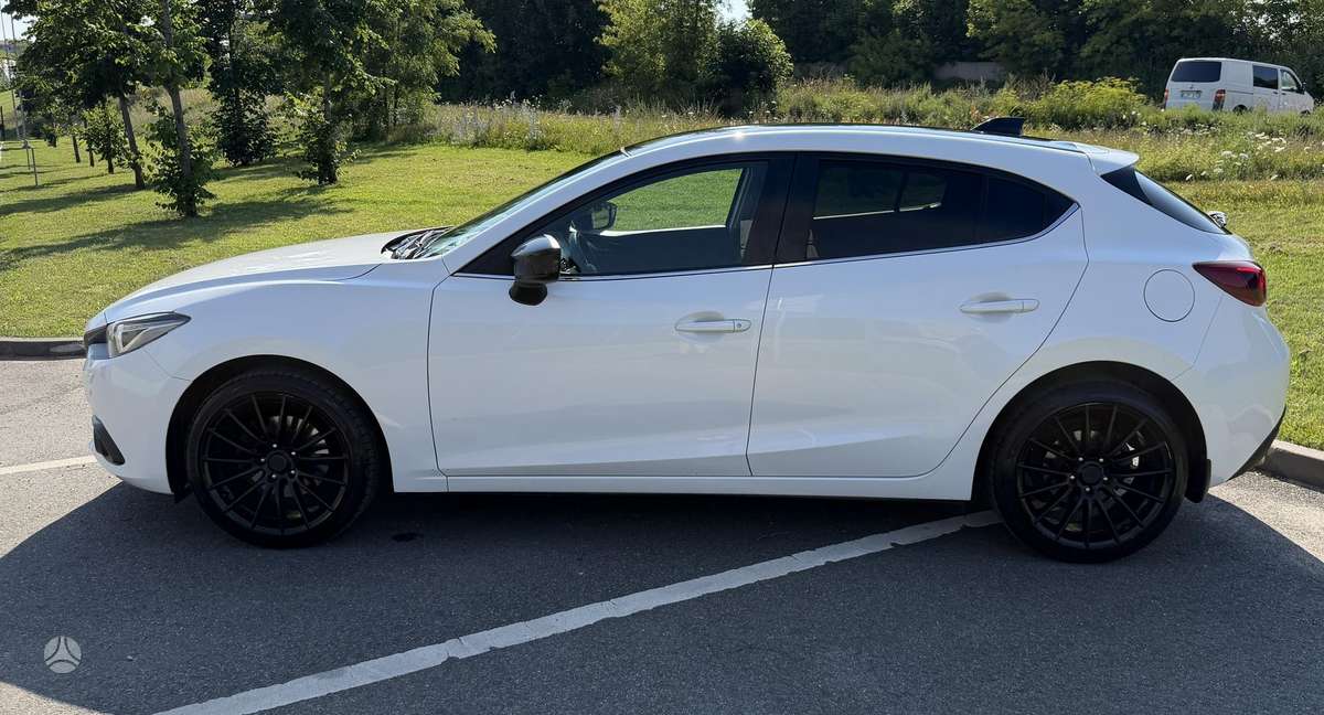 Mazda 3, 2.0 l., Хэтчбек