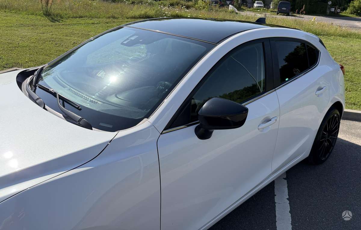 Mazda 3, 2.0 l., Хэтчбек