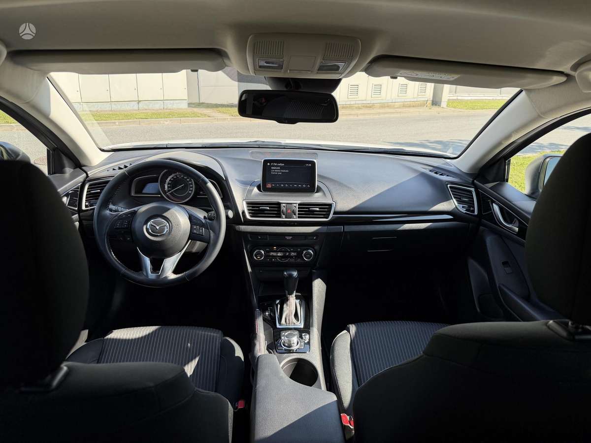 Mazda 3, 2.0 l., Хэтчбек