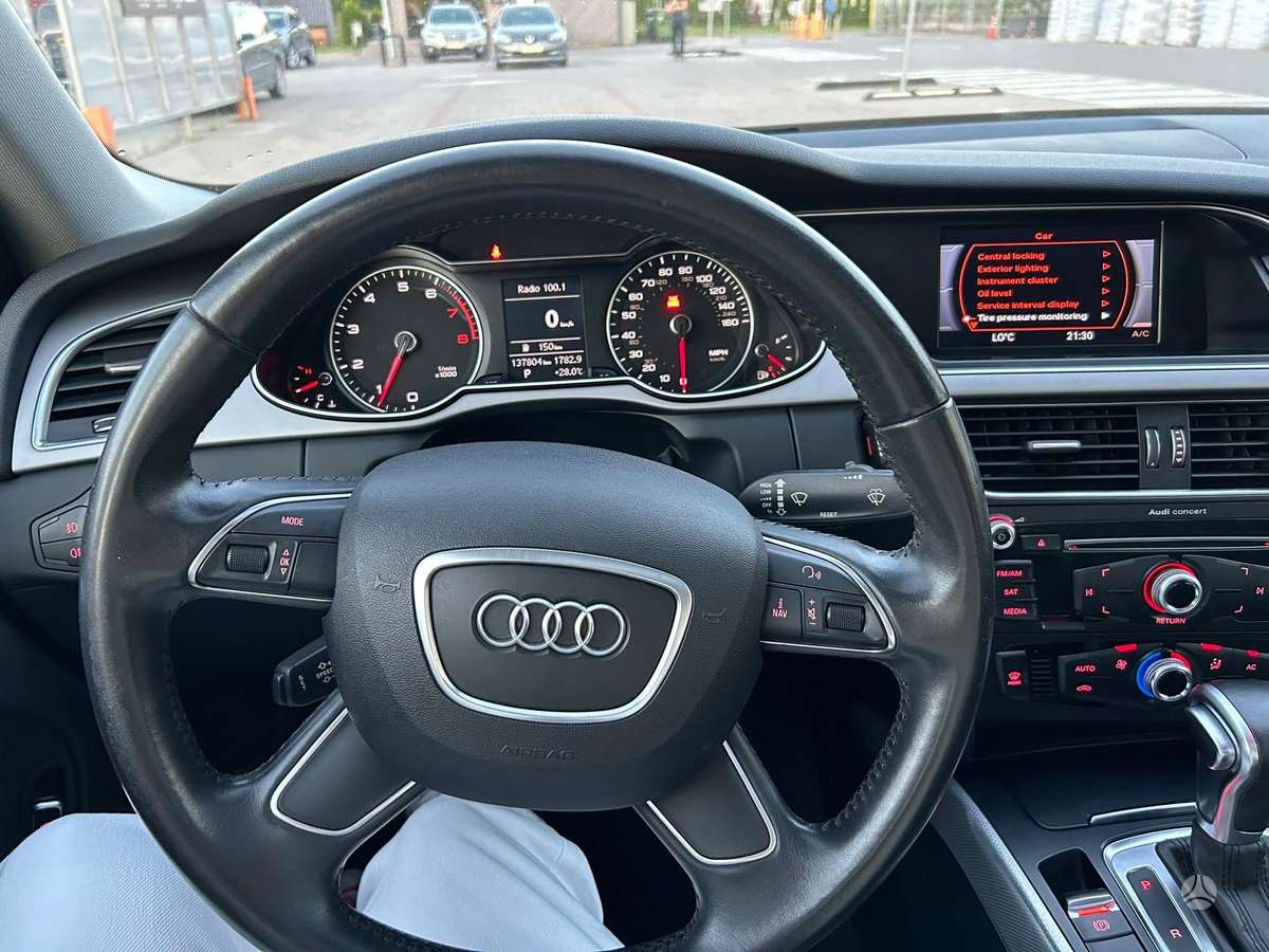 Audi A4, 2.0 l., Седан