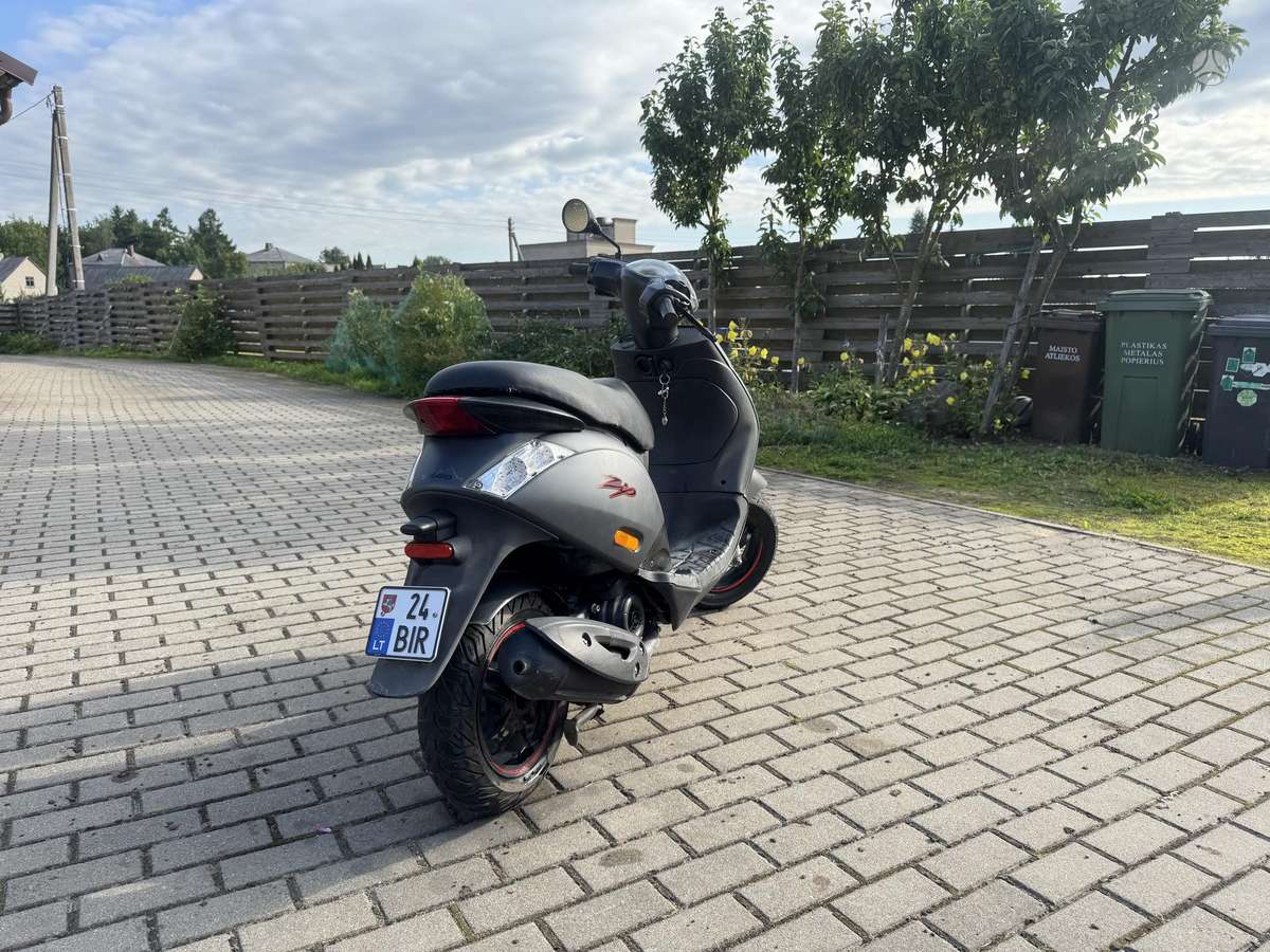 Piaggio Zip 49cc, scooters / mopeds