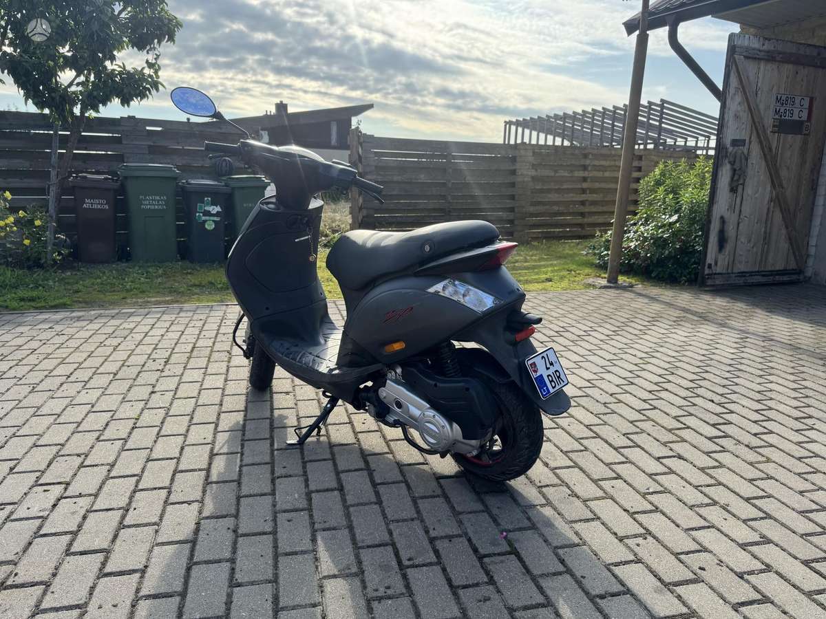 Piaggio Zip 49cc, scooters / mopeds