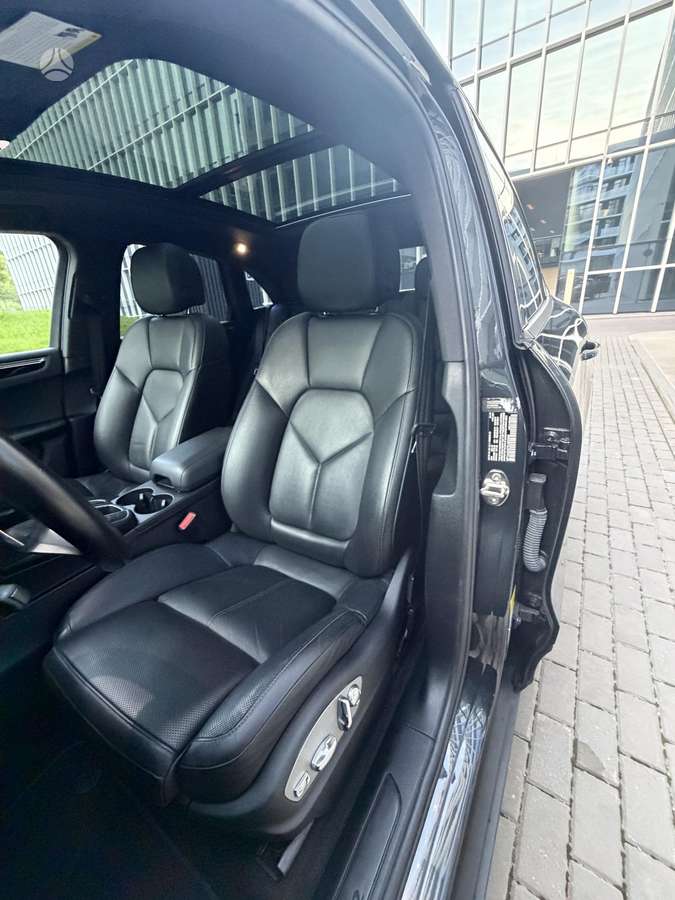Porsche Macan - 11