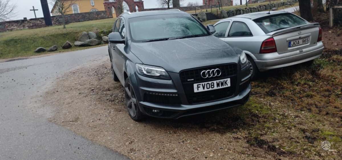 Audi Q7 Dalimis