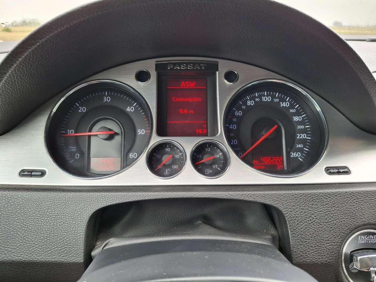 Volkswagen Passat - 8