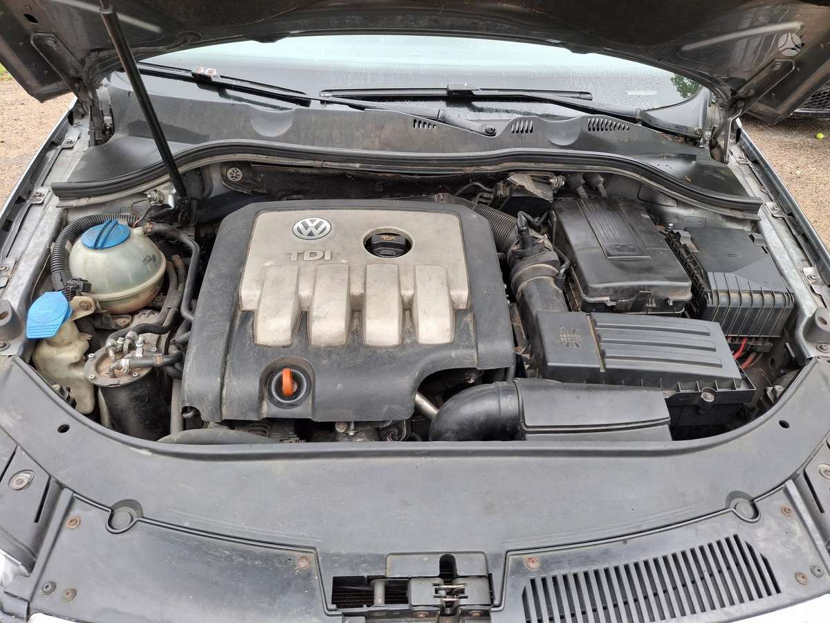 Volkswagen Passat - 9