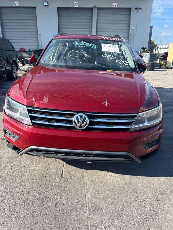 Volkswagen Tiguan - 2