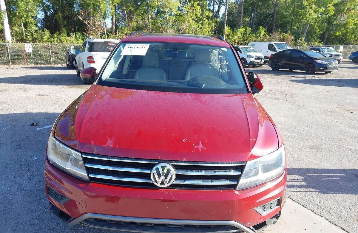 Volkswagen Tiguan - 3