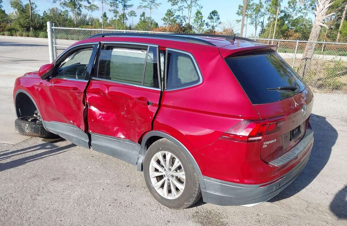 Volkswagen Tiguan - 8