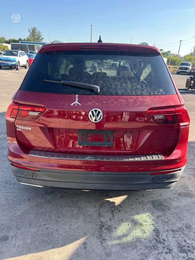 Volkswagen Tiguan - 9
