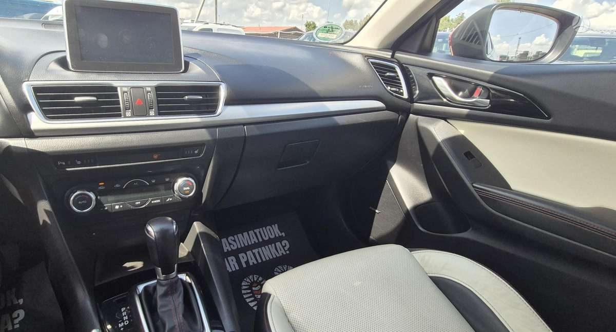 Mazda 3, 2.2 l., hatchback