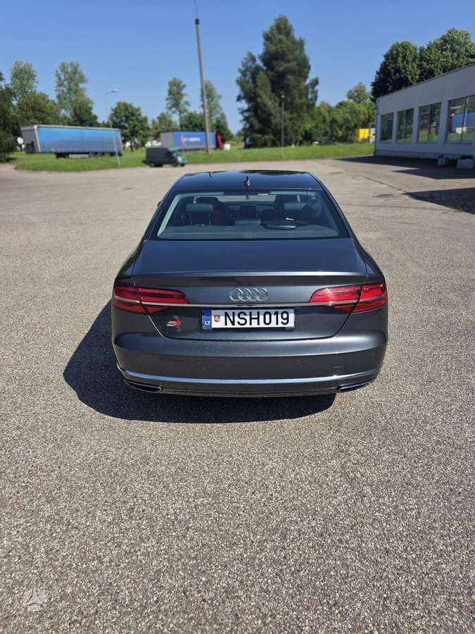 Audi A8, 3.0 l., Седан
