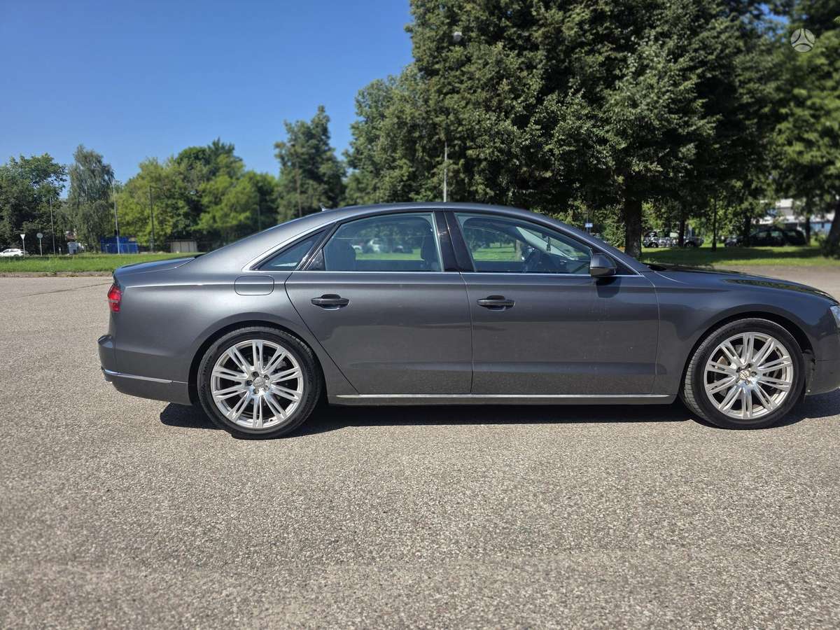 Audi A8, 3.0 l., Седан