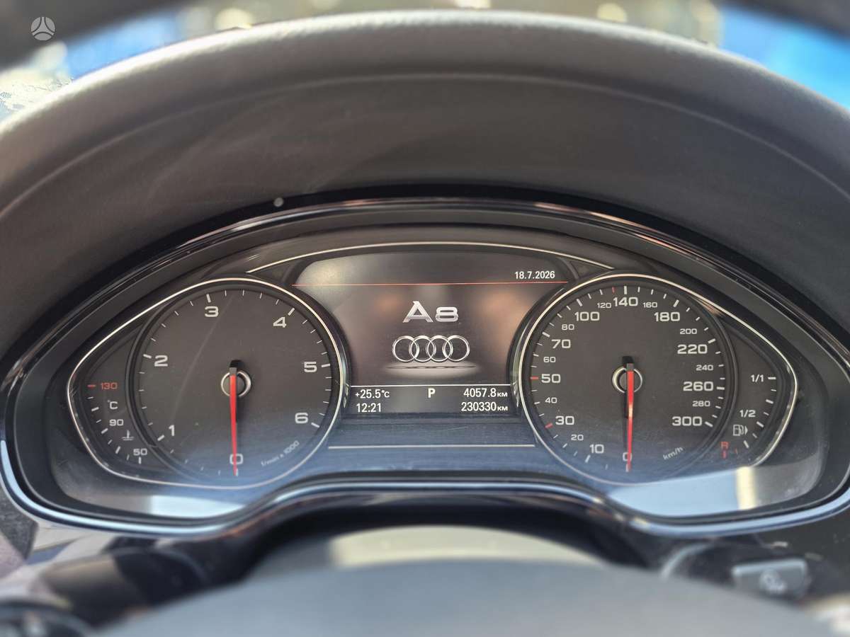 Audi A8, 3.0 l., sedanas