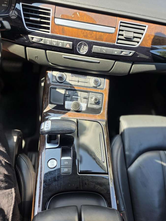 Audi A8, 3.0 l., Седан