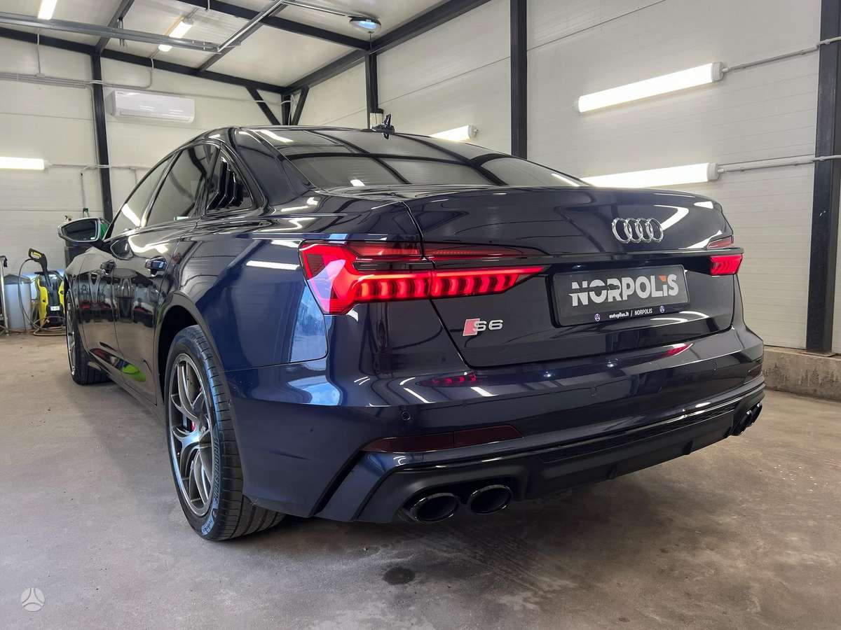 Audi A6, 2.0 l., Седан