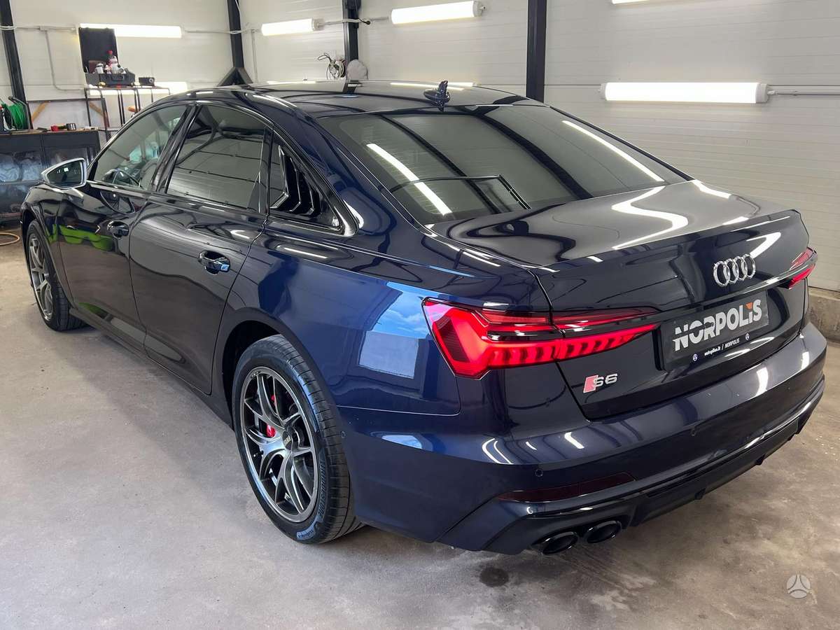 Audi A6, 2.0 l., Седан