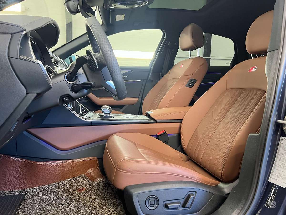 Audi A6, 2.0 l., Седан