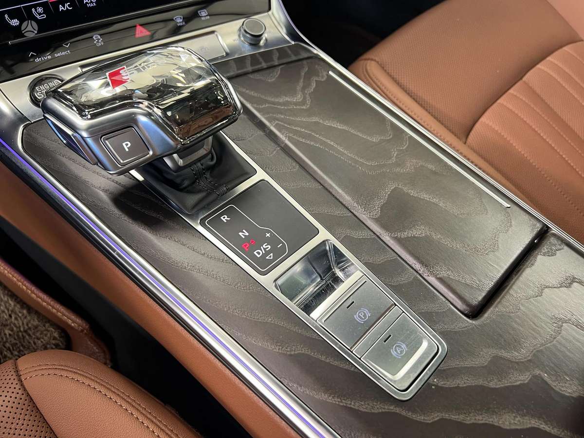 Audi A6, 2.0 l., Седан
