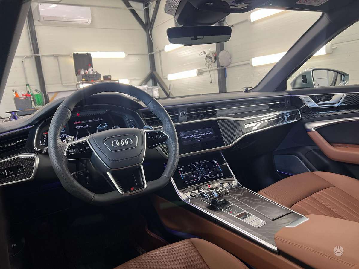 Audi A6, 2.0 l., Седан