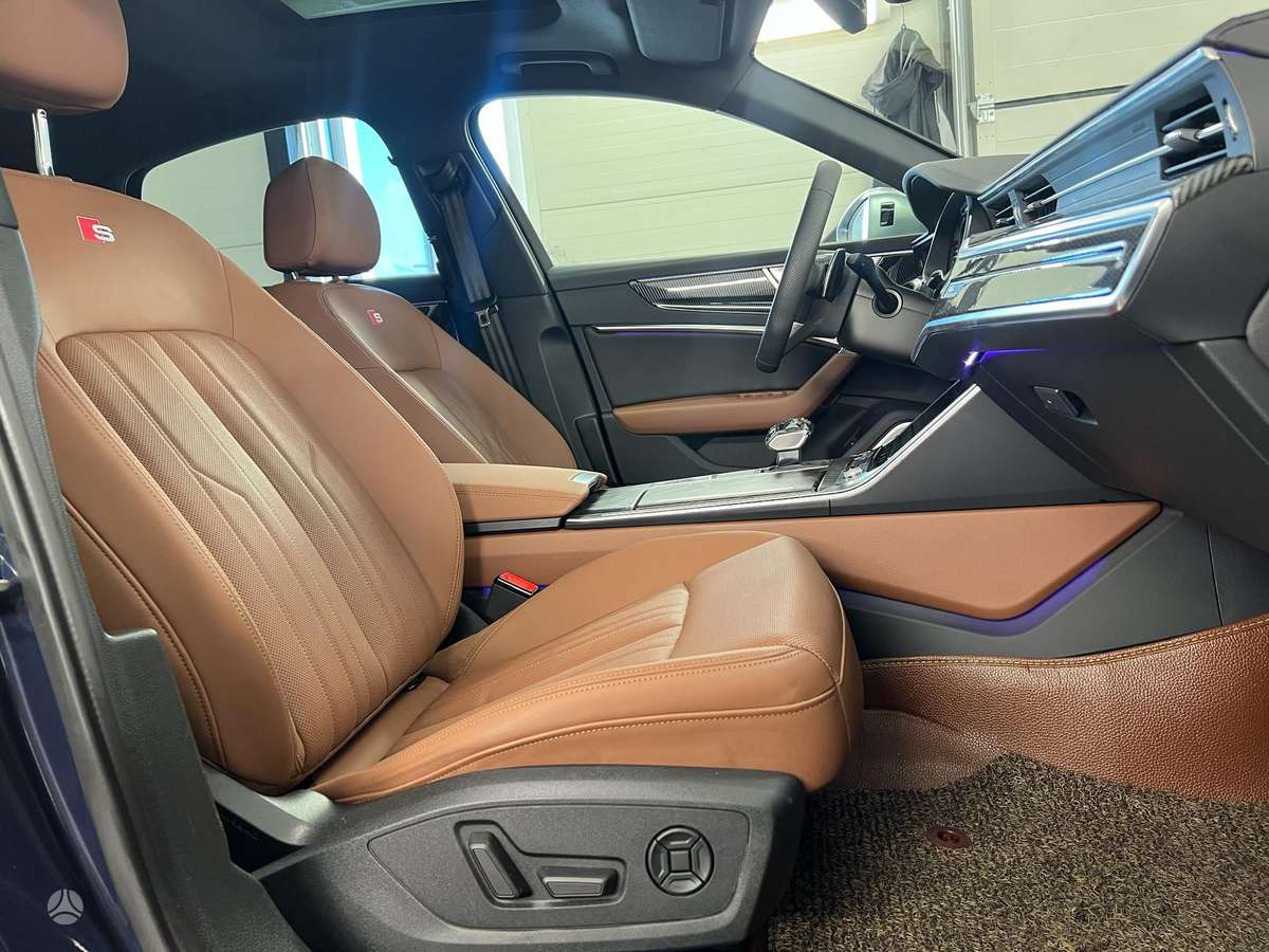 Audi A6, 2.0 l., Седан